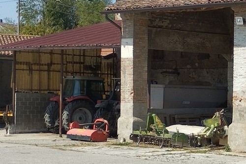 VENDITA MACCHINARI/ATTREZZATURE AGRICOLE.